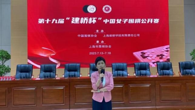 孙兴慜能否出战纽卡需赛前决定孙兴慜目前有伤在身，他能否赶得上今日与纽卡斯尔的关键战役，需赛前再做决定。